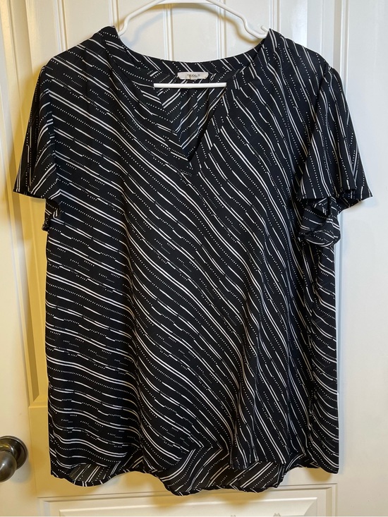 Maurices Tops - Maurices Black & White Diagonal Stripe Flutter Sleeve Blouse